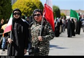 اجتماع الفتیات الایرانیات فی اصفهان ضمن حملة " فداء لایران"
