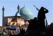 اجتماع الفتیات الایرانیات فی اصفهان ضمن حملة " فداء لایران"
