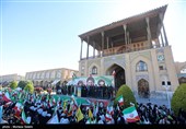 اجتماع الفتیات الایرانیات فی اصفهان ضمن حملة " فداء لایران"