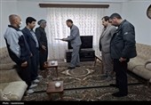 دیدار فرمانده سپاه کردستان با خانواده شهدا+تصاویر