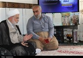 دلجویی نماینده ولی‌فقیه در کردستان از خانواده شهدای جنگ در بانه+عکس