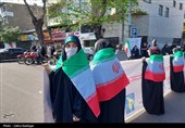 نخستین رژه بانوان رسانه‌ای کشور در رشت/ زنان، یک طرف همه حماسه‌ها