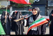 نخستین رژه بانوان رسانه‌ای کشور در رشت/ زنان، یک طرف همه حماسه‌ها
