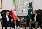 Iranian FM, Pakistan’s Top General Meet in Islamabad