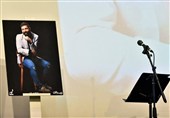 اشک های مادر هیراد پس از دیدن عکس فرزندش / آواز راغب برای رفیقش