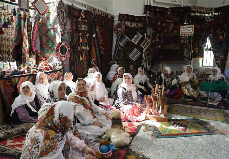 صنایع دستی در تبعیض بانک‌ها/ تسهیلاتی که به هنرمندان نمی‌رسد!