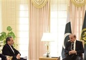 عراقجی یلتقی فی اسلام آباد برئیس الوزراء شهباز شریف والرئیس زرداری