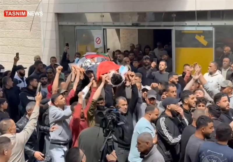 تصاعد العنف الإسرائيلي في الضفة: استشهاد طالب خلال هجوم على مدرسة