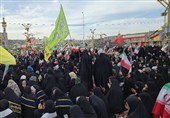 اجتماع مشت‌های گره کرده؛بیعت 40هزار نوجوان مشهدی با رهبر انقلاب