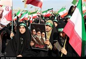 اجتماع مشت‌های گره کرده در حرم مطهر رضوی