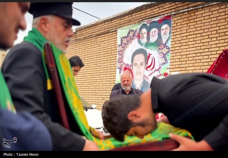 حضور خادمان حرم امام رضا(ع) در خانه شهید محسن کریمی