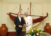 Iran, Oman Focus on Ensuring Safe Transit in Hormuz Strait: Araqchi