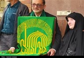 روایت تسنیم از حضور خادمان رضوی در خانه مادری سپهبد شهید پاکپور+عکس