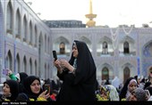 گل آرایی سقاخانه و پنجره فولاد حرم رضوی به مناسبت دهه کرامت