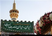 گل آرایی سقاخانه و پنجره فولاد حرم رضوی به مناسبت دهه کرامت
