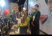 پرچم رضوی بر فراز کهگیلویه؛ باران و اشک شوق مردم