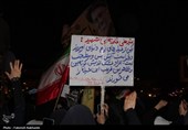 پلاکاردها سخن می‌گویند