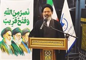 زائران سرزمین وحی به قرائت و سلوک قرآنی اهتمام داشته باشند