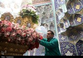 گل‌آرایی ضریح اخت‌الرضا(س)