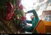 گل‌آرایی ضریح اخت‌الرضا(س)