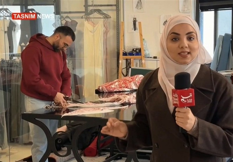 كيف يحمي المصمم "إدمون أمسيح" الهوية الفلسطينية على الحواجز؟
