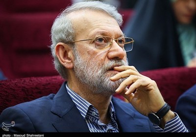 از کتابخانه‌های فلسفه تا متن قانون اساسی