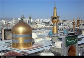 تعویض پرچم حرم مطهر رضوی