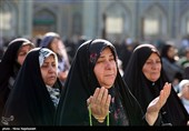 تعویض پرچم حرم مطهر رضوی