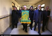 حضور خادمان حرم رضوی در بیمارستان بعثت همدان