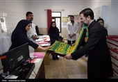 حضور خادمان حرم رضوی در بیمارستان بعثت همدان