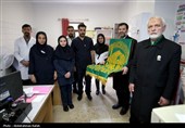 حضور خادمان حرم رضوی در بیمارستان بعثت همدان