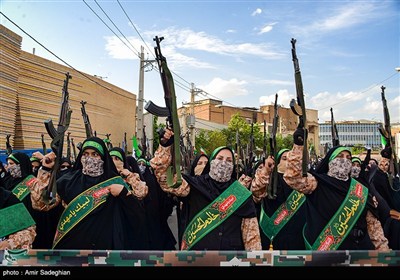People of Shiraz Renew Allegiance to Leader on Imam Reza (AS) Birthday