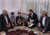 ادای احترام معاون رئیس‌جمهور به شهدای بهارستان+تصاویر