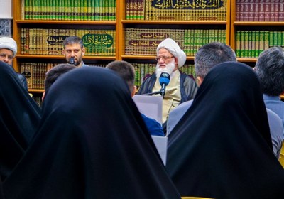 مرجع تقلید عراقی: خون رهبر شهید ایران سبب وحدت امت اسلام شد