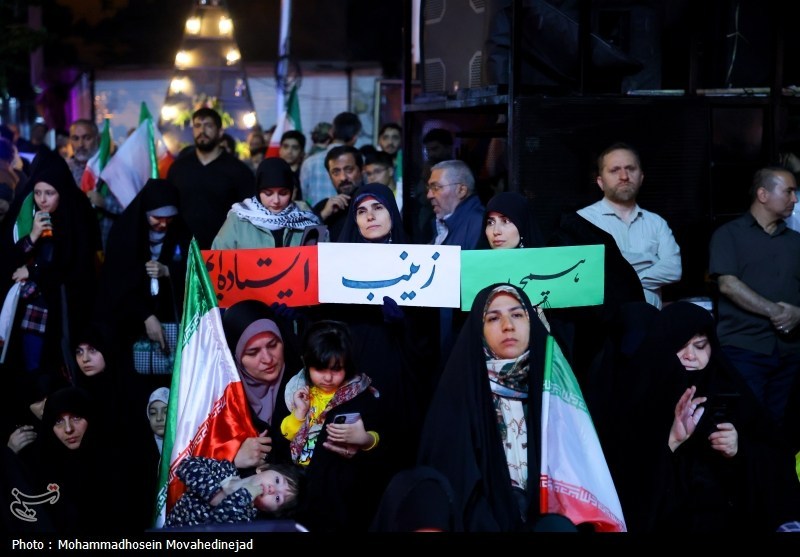 کتاب , رهبر انقلاب , انتشارات انقلاب اسلامی , شهید , 
