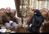 دیدار استاندار اردبیل و نایب رئیس مجلس با خانواده دو شهید والامقام در اردبیل