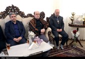 دیدار استاندار اردبیل و نایب رئیس مجلس با خانواده دو شهید والامقام در اردبیل