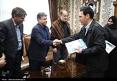 دیدار استاندار اردبیل و نایب رئیس مجلس با خانواده دو شهید والامقام در اردبیل
