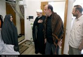 دیدار استاندار اردبیل و نایب رئیس مجلس با خانواده دو شهید والامقام در اردبیل