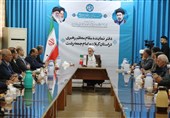 مسکن کارگران به دور از بروکراسی پیچیده ساخته شود