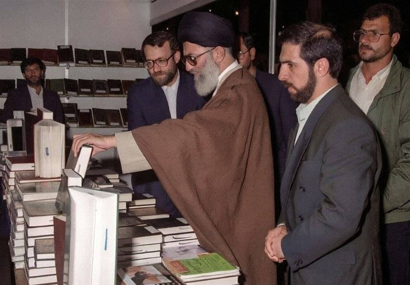 شهید , نمایشگاه کتاب , کتاب ,