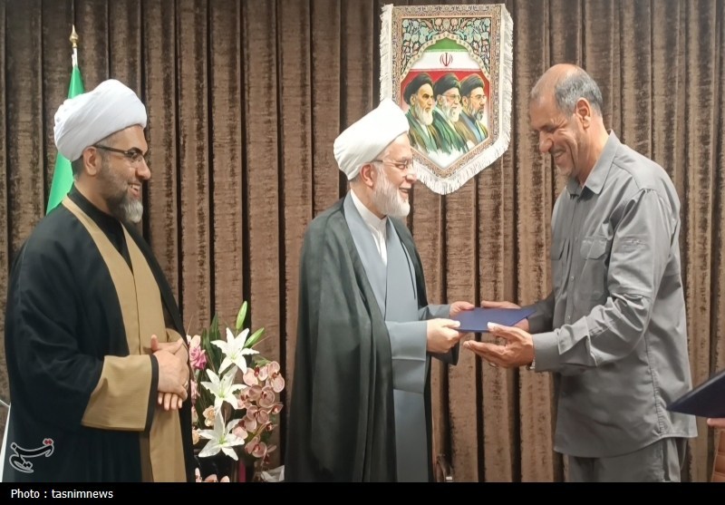 تجلیل نماینده ولی‌فقیه از فرمانده سپاه کردستان
