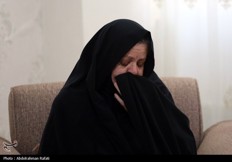 دیدار اعضای دفتر خبرگزاری تسنیم همدان با خانواده شهید وحید لطفی