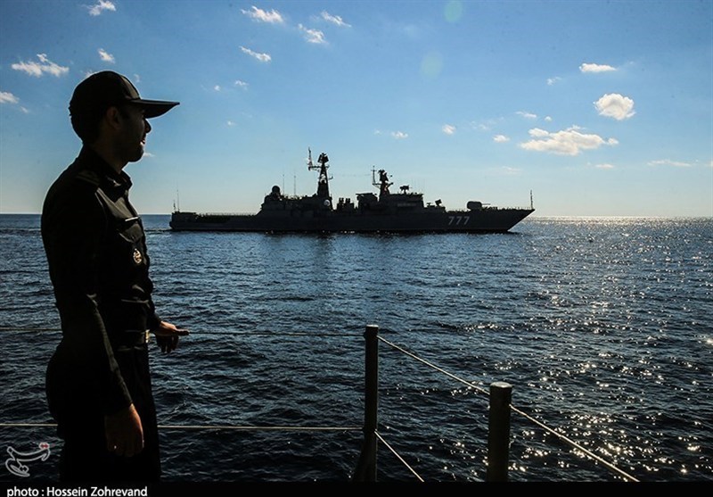 Iranian Navy Blocks Entry of Hostile Destroyers into Hormuz Strait