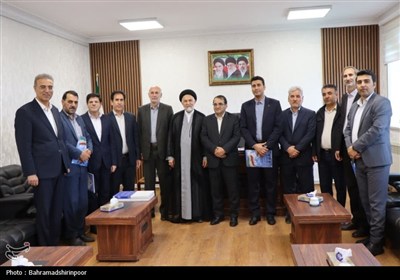 معلمان با رویکردی فراجناحی به ایفای نقش بپردازند