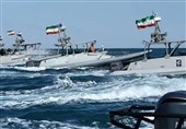 بحریة الحرس الثوری تحذر کافة السفن والقطع البحریة