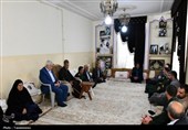 دیدار فرمانده سپاه فتح با خانواده شهدای رمضان