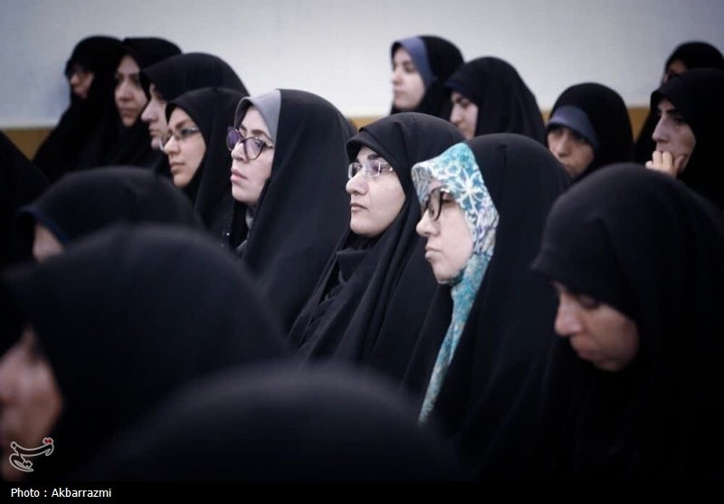 اشتغال طلاب زن بیشتر از فارغ‌التحصیلان دانشگاهی است