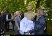 آیین رونمای از سردیس مشاهیر در باغ ارم شیراز