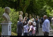 آیین رونمای از سردیس مشاهیر در باغ ارم شیراز